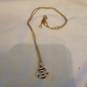 Anchor necklace marked FR